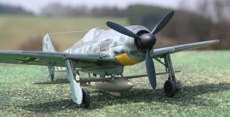 Fw 190 F8 Revell 1-72 Hellinger Othmar 04.JPG